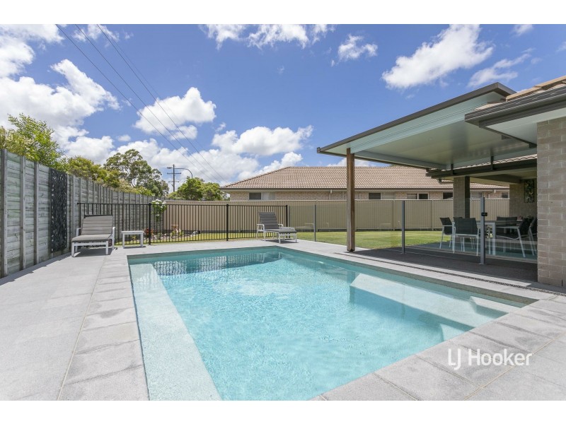 64 Lancaster Circuit, Redland Bay QLD 4165