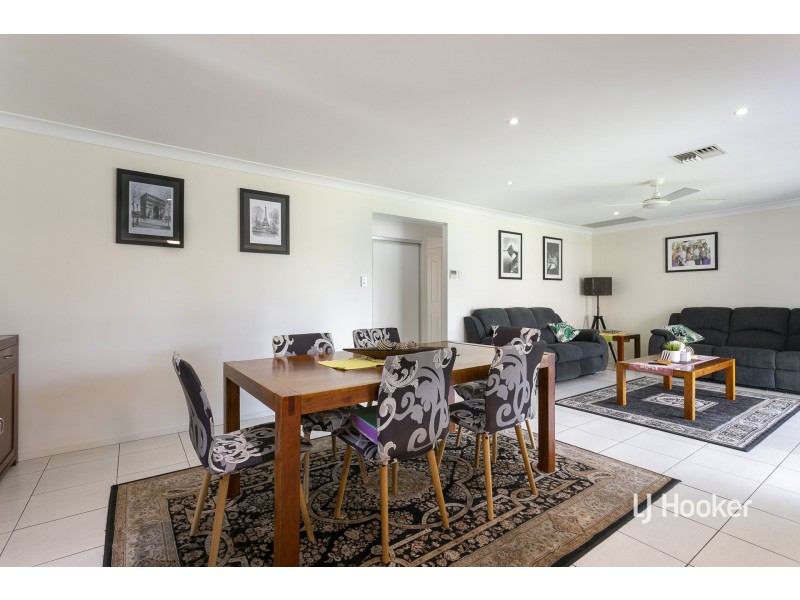 64 Lancaster Circuit, Redland Bay QLD 4165