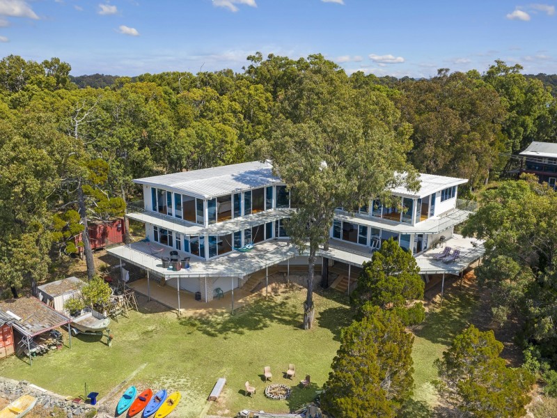 9-11 Blue Vista Street, Macleay Island QLD 4184