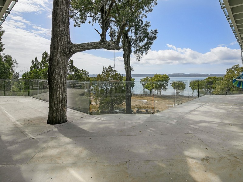 9-11 Blue Vista Street, Macleay Island QLD 4184