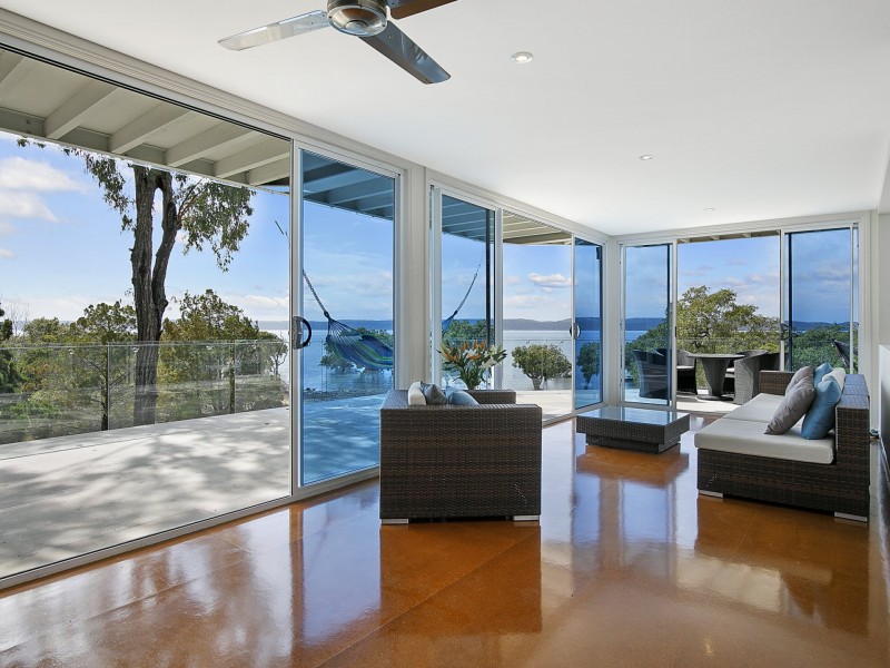 9-11 Blue Vista Street, Macleay Island QLD 4184