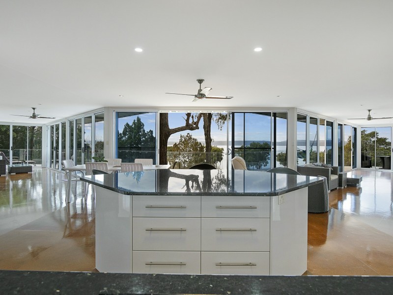 9-11 Blue Vista Street, Macleay Island QLD 4184