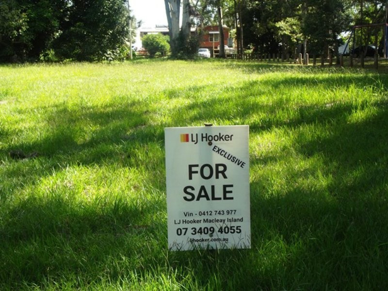 13 Columbia Street, Macleay Island QLD 4184
