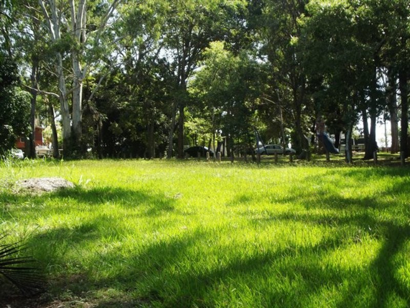 13 Columbia Street, Macleay Island QLD 4184