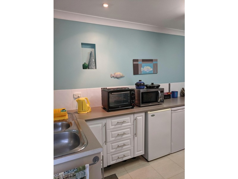 6 Blue Waters Crescent, Macleay Island QLD 4184