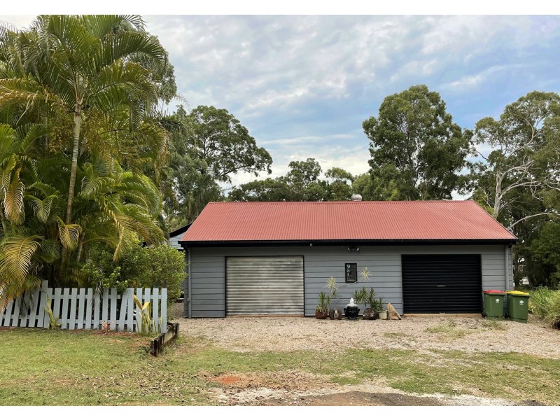6 Blue Waters Crescent, Macleay Island QLD 4184