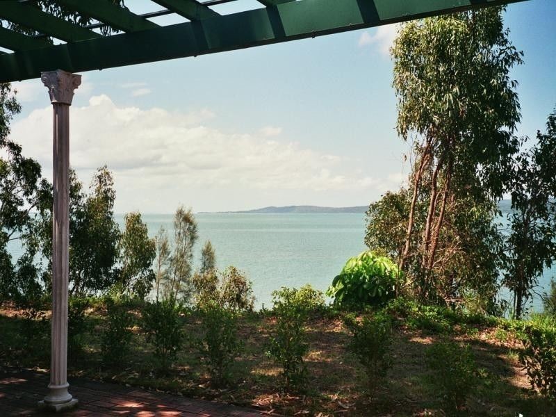 9 Pacific Street, Lamb Island QLD 4184