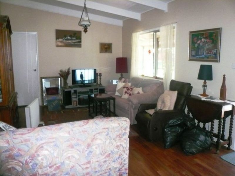 30 Blue Bay Crescent, Macleay Island QLD 4184