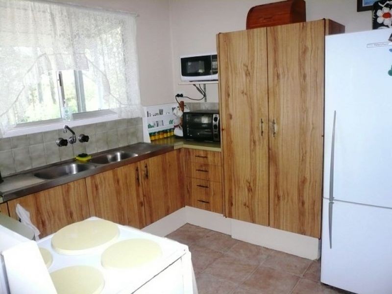 30 Blue Bay Crescent, Macleay Island QLD 4184