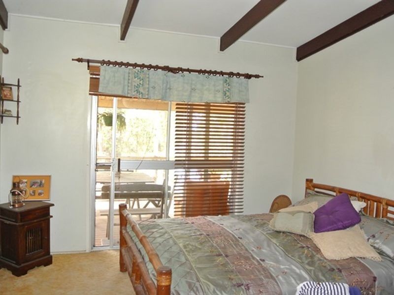 30 Blue Bay Crescent, Macleay Island QLD 4184