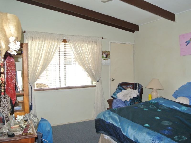 30 Blue Bay Crescent, Macleay Island QLD 4184