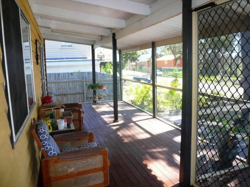 30 Blue Bay Crescent, Macleay Island QLD 4184