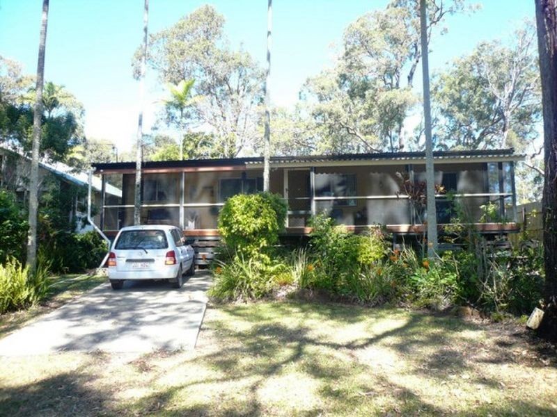 30 Blue Bay Crescent, Macleay Island QLD 4184