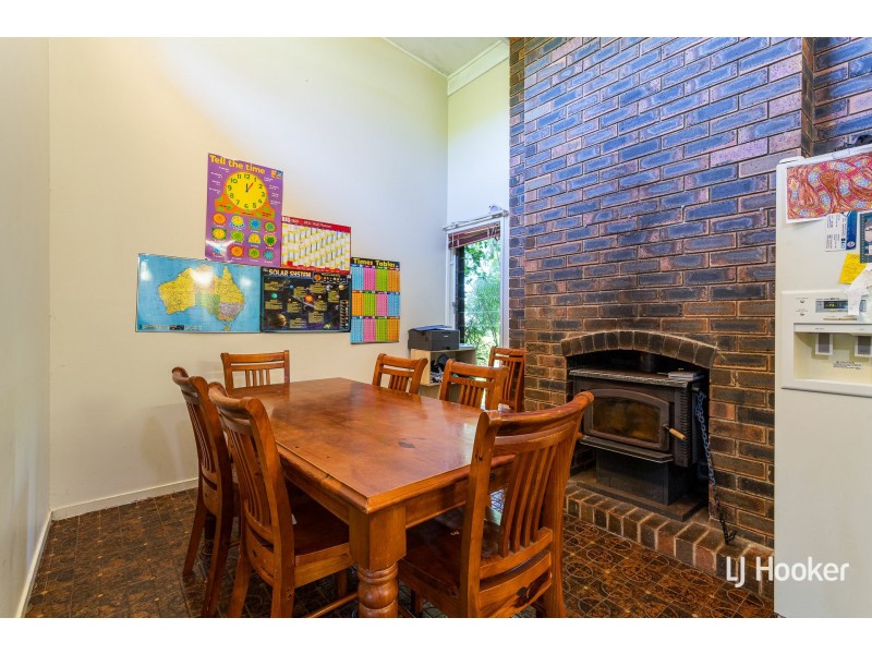8 Albatross Street, Victoria Point QLD 4165