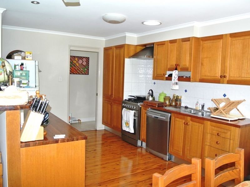 6 Kooberry Street, Macleay Island QLD 4184
