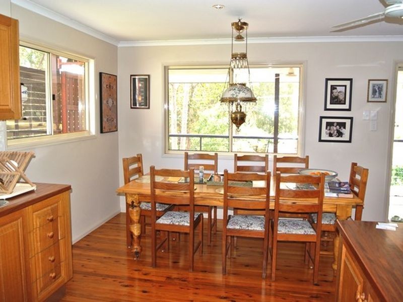 6 Kooberry Street, Macleay Island QLD 4184