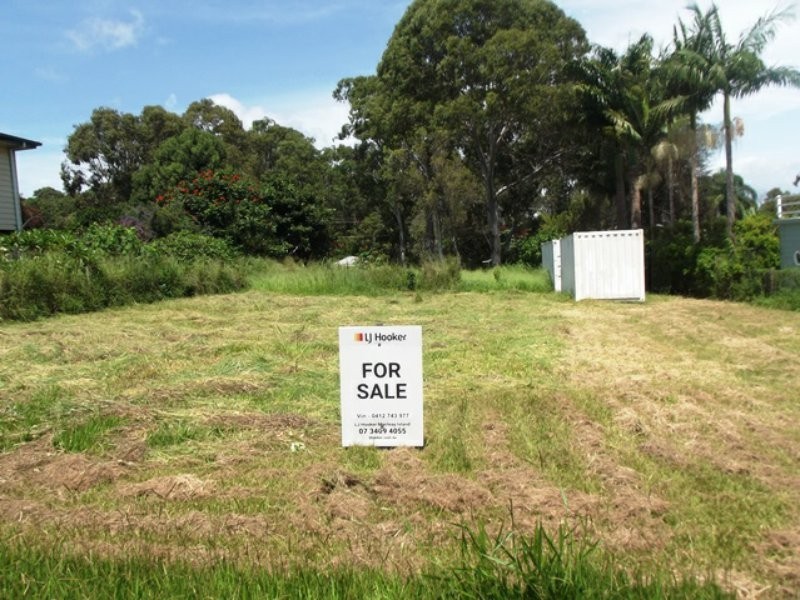 8 Eastbourne Terrace, Macleay Island QLD 4184