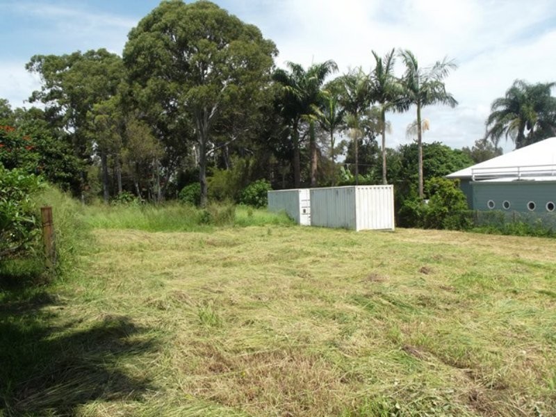 8 Eastbourne Terrace, Macleay Island QLD 4184