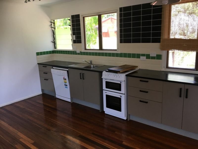 1 Western Road, Macleay Island QLD 4184