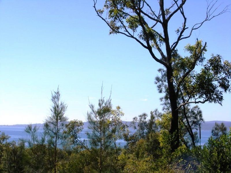 11 Beelong Street, Macleay Island QLD 4184