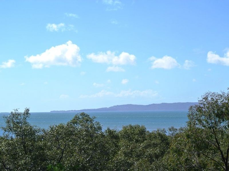 11 Beelong Street, Macleay Island QLD 4184