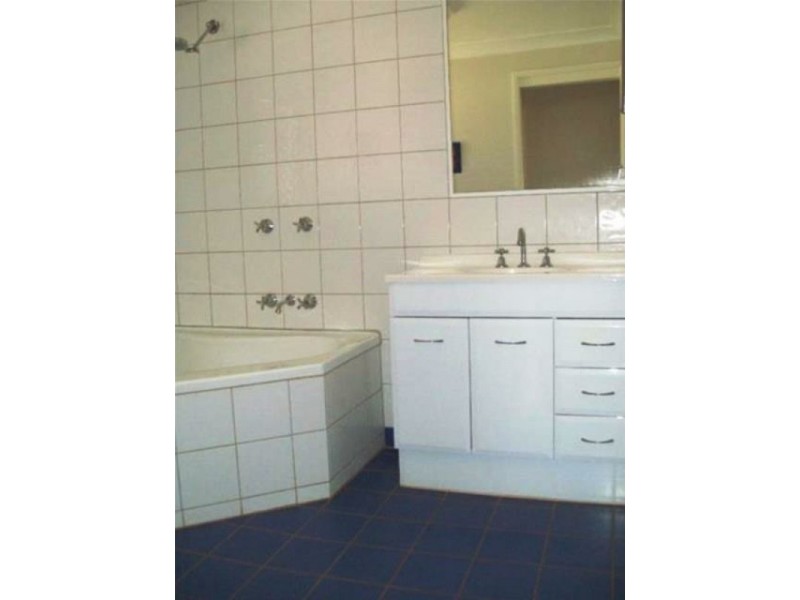 34 Lonicera Street, Macleay Island QLD 4184