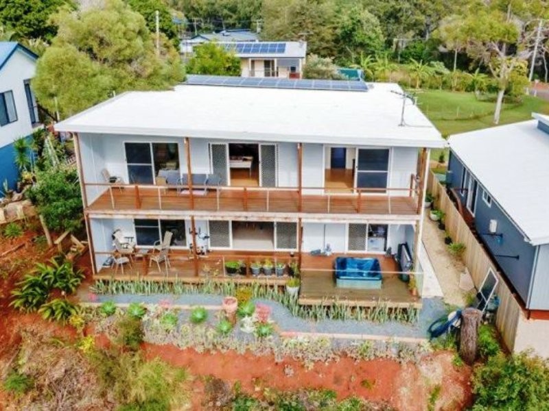 38 Blue Waters Crescent, Macleay Island QLD 4184