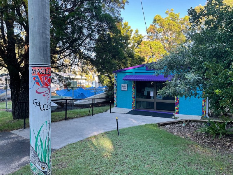 6 Garnet Street, Macleay Island QLD 4184