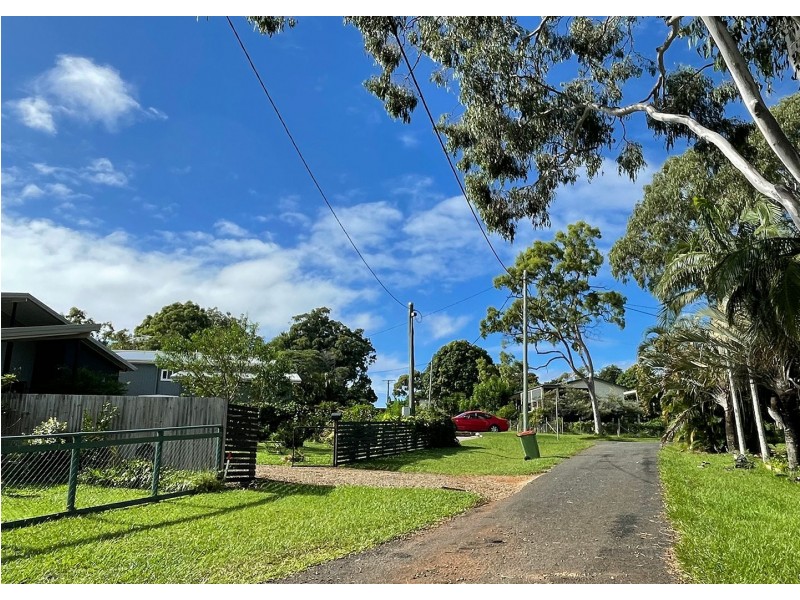 2 Causeway Drive, Macleay Island QLD 4184