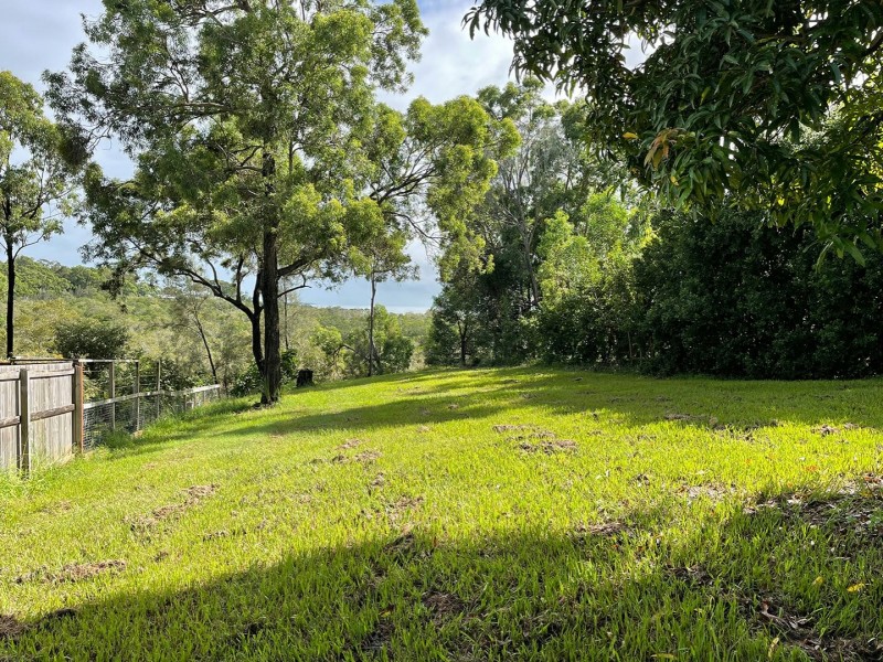 2 Causeway Drive, Macleay Island QLD 4184