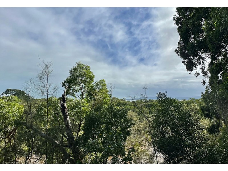2 Causeway Drive, Macleay Island QLD 4184