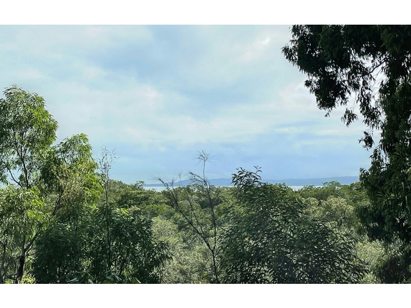 2 Causeway Drive, Macleay Island QLD 4184