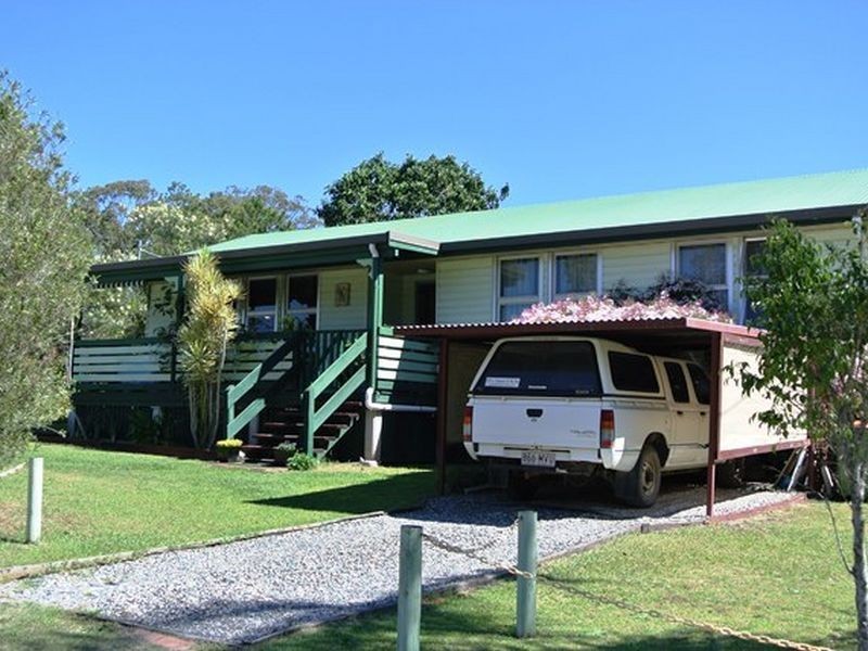 11 Lemontree Drive, Macleay Island QLD 4184