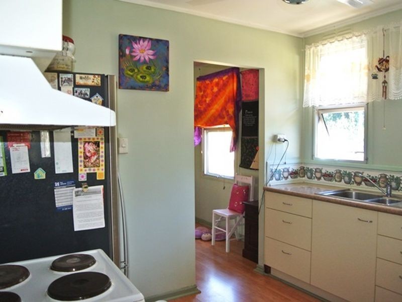 11 Lemontree Drive, Macleay Island QLD 4184