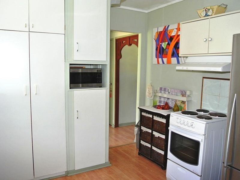 11 Lemontree Drive, Macleay Island QLD 4184