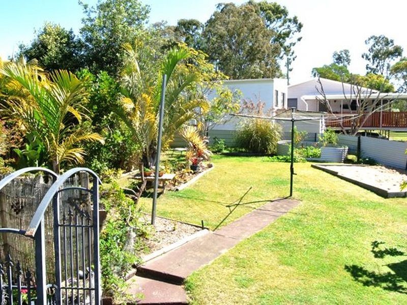 11 Lemontree Drive, Macleay Island QLD 4184