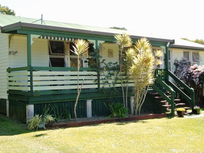 11 Lemontree Drive, Macleay Island QLD 4184