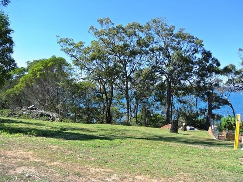117-123 Beelong Street, Macleay Island QLD 4184