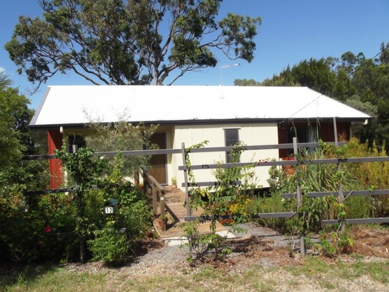 12 Percival Street, Macleay Island QLD 4184