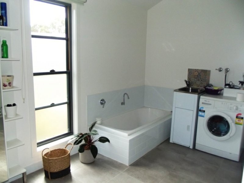 12 Percival Street, Macleay Island QLD 4184