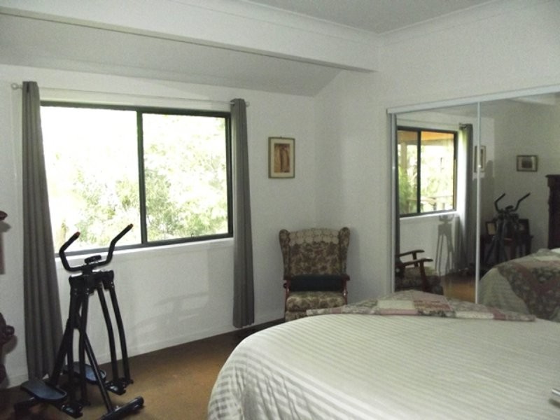 12 Percival Street, Macleay Island QLD 4184