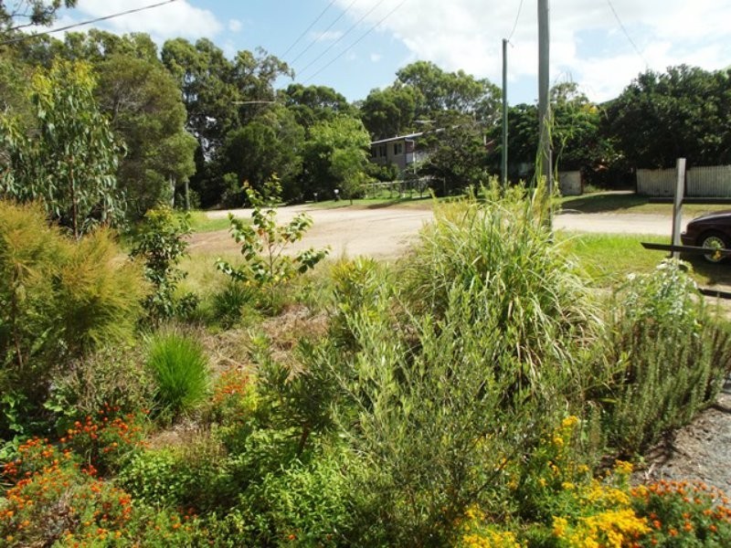12 Percival Street, Macleay Island QLD 4184