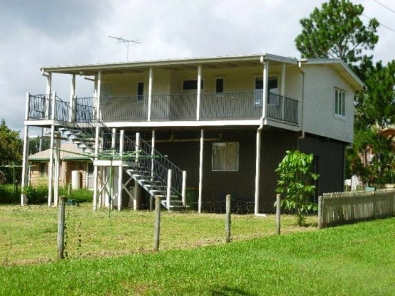 1 Squire Street, Macleay Island QLD 4184