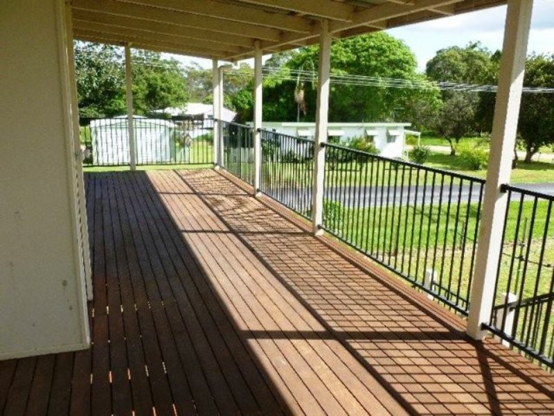 1 Squire Street, Macleay Island QLD 4184