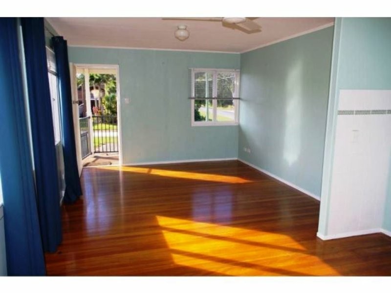 1 Squire Street, Macleay Island QLD 4184