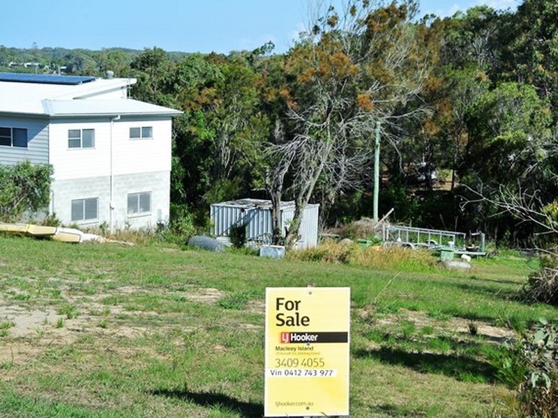 4 Deviot  Street, Macleay Island QLD 4184