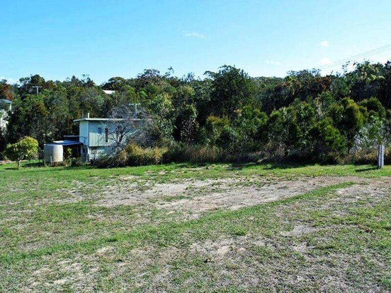 4 Deviot  Street, Macleay Island QLD 4184