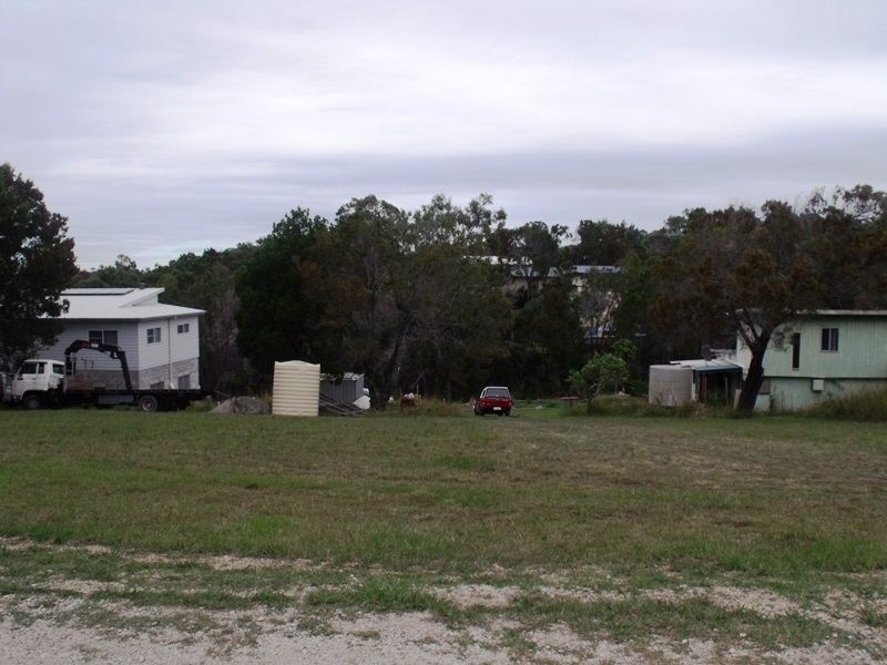 4 Deviot  Street, Macleay Island QLD 4184