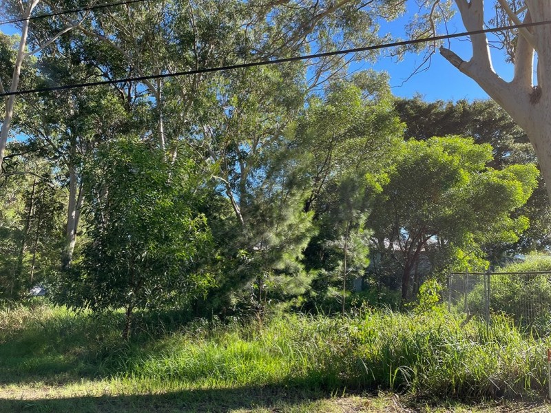 15 Tukkeri Street, Macleay Island QLD 4184