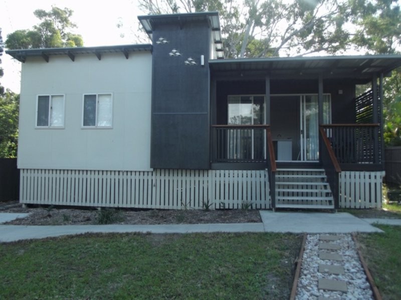 35 Camena Street, Macleay Island QLD 4184